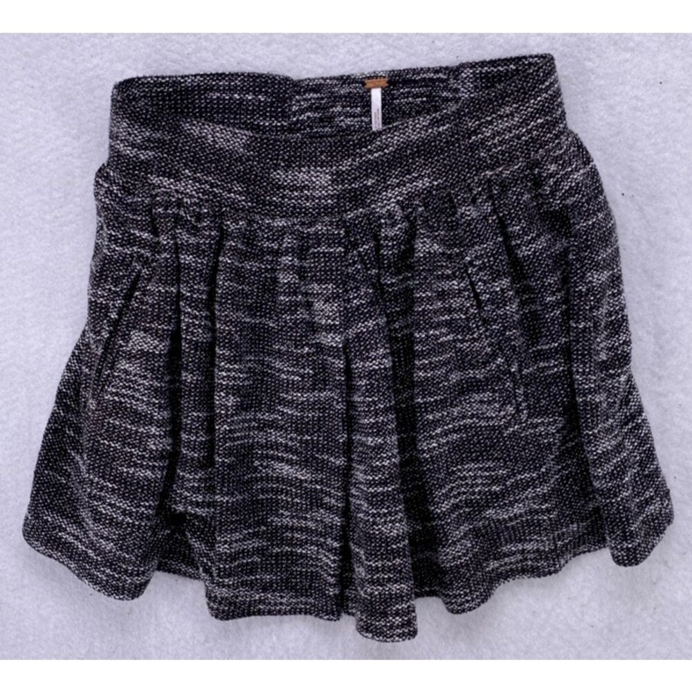Free People Mini Skirt Women's Size XS Black White Lined Pleated